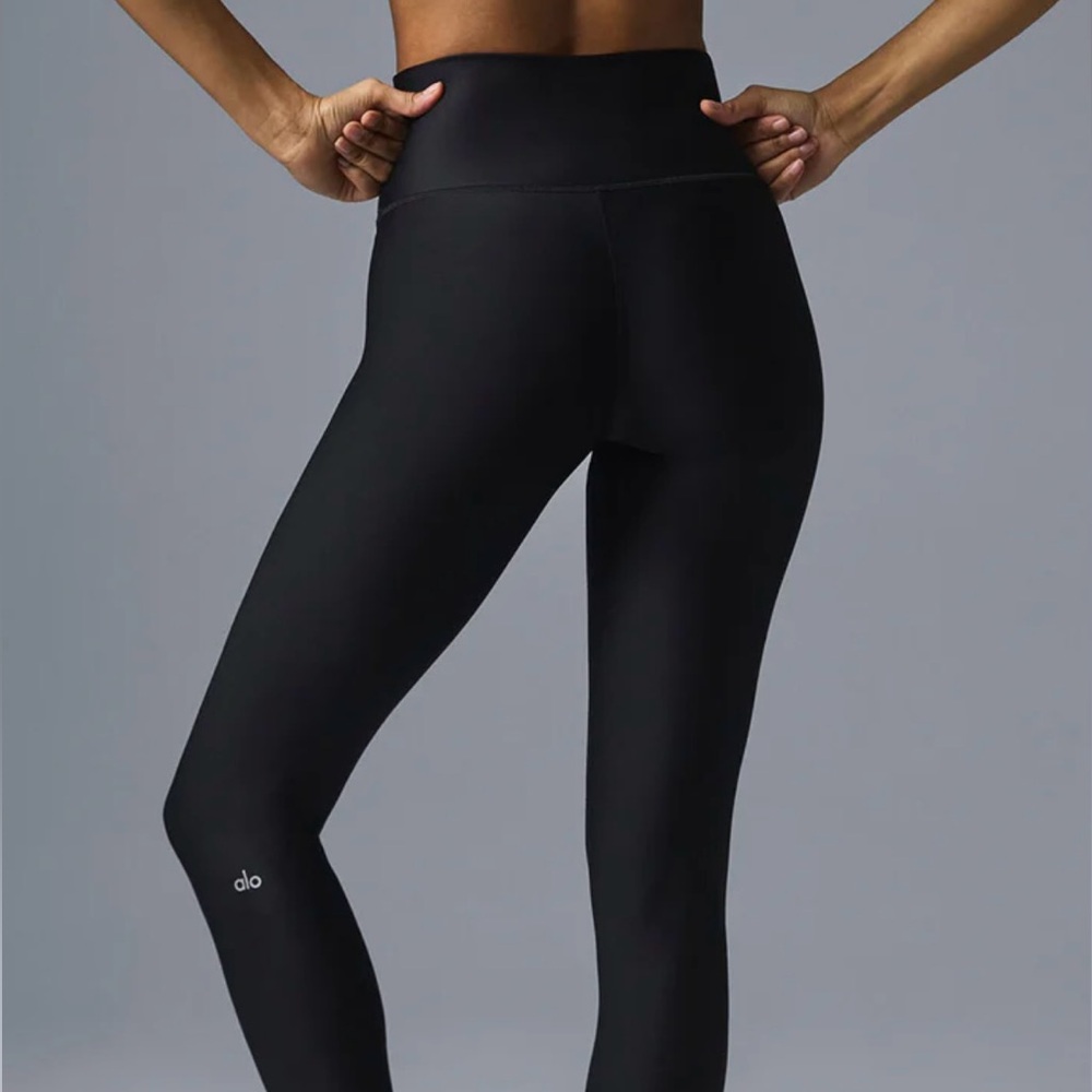 High-Waist Airlift Legging
$128
New